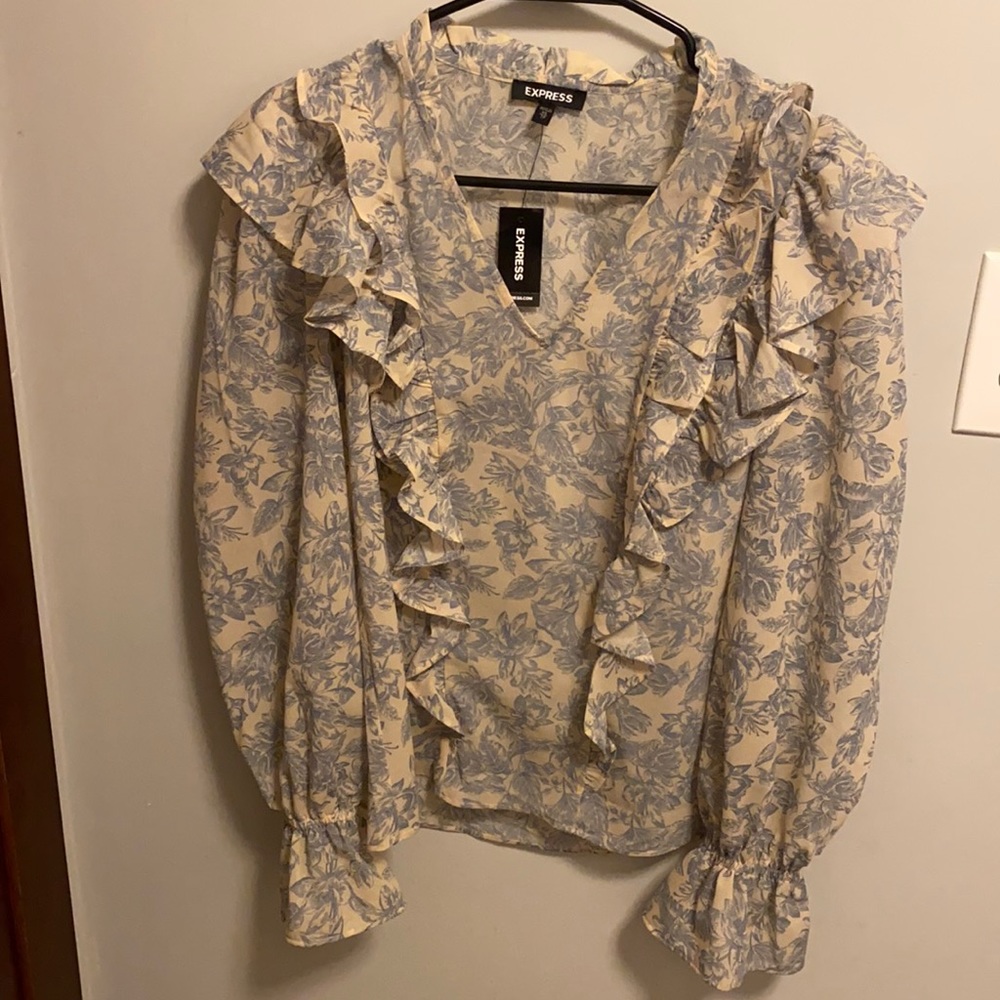 Woman’s xs ruffled express blouse